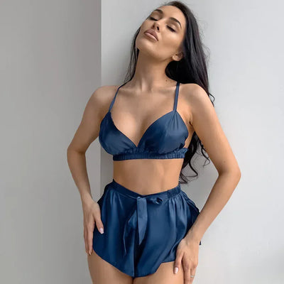 Satynowy komplet piżamowy z szlafrokiem z piór