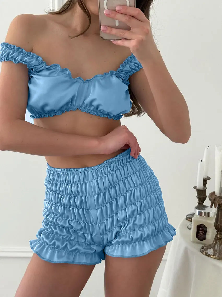 Komplet satynowy z falbankami i szlafrokiem